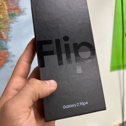 Samsung Galaxy Z Flip4 Verizon 256GB
