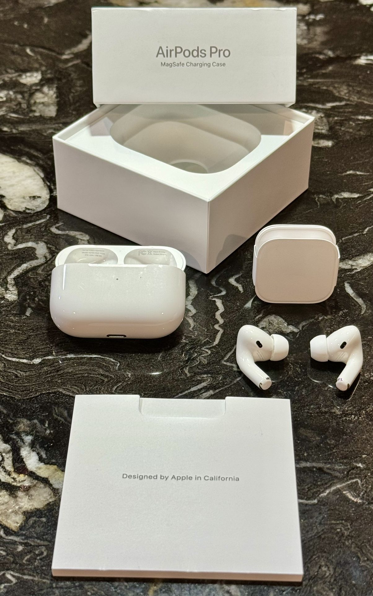 AirPods Pro (1st gen) with MagSafe Charging Case
