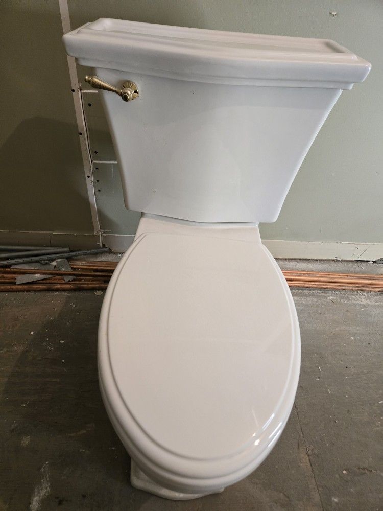 Toilet TOTO White
