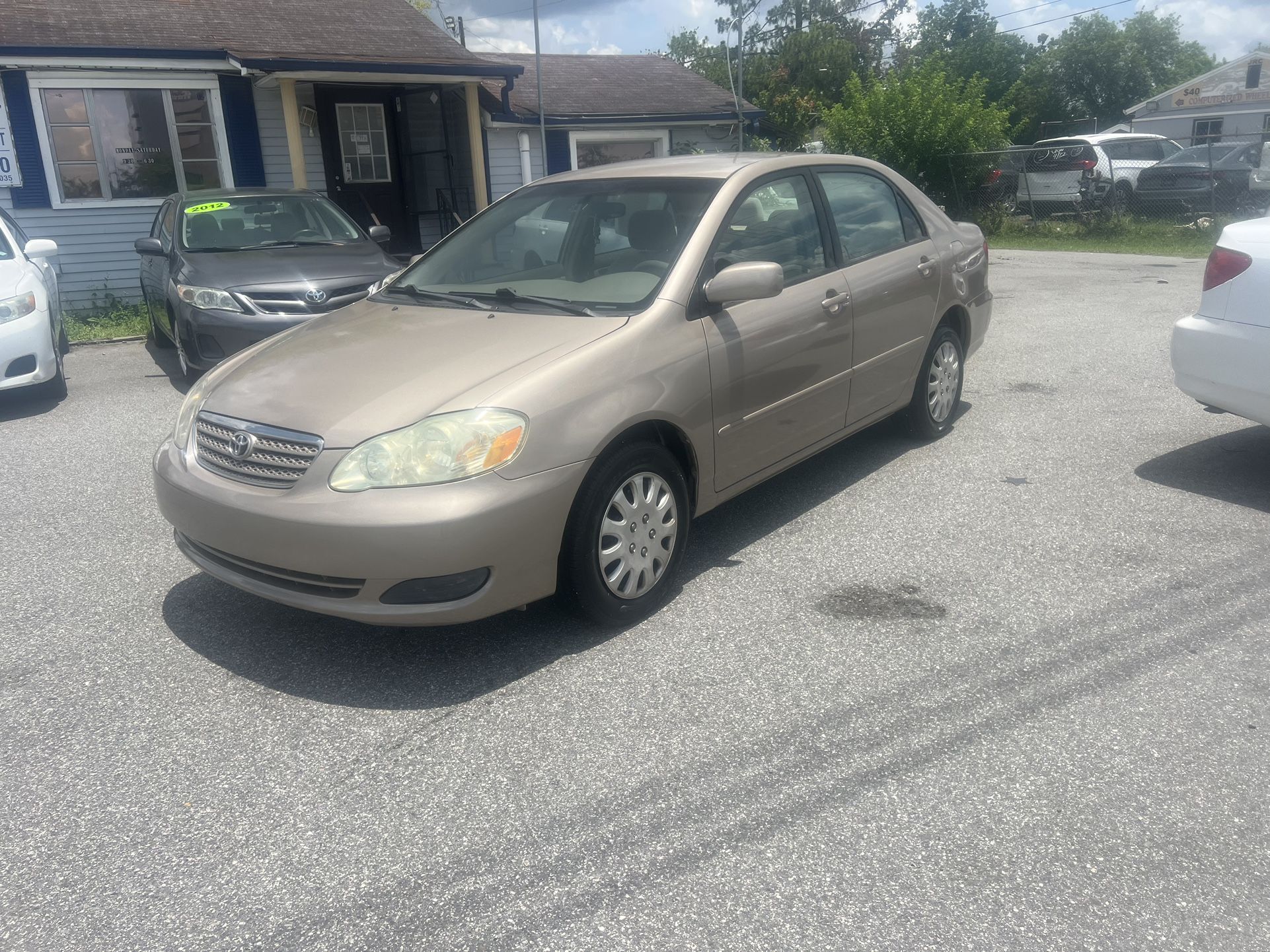 2 O O 5 TOYOTA COROLLA.