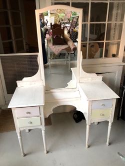 Vintage Vanity with Mirror
