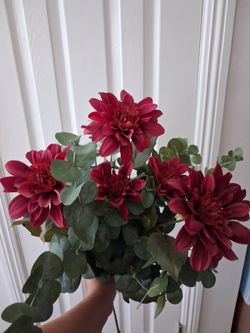 Decorative fake flowers