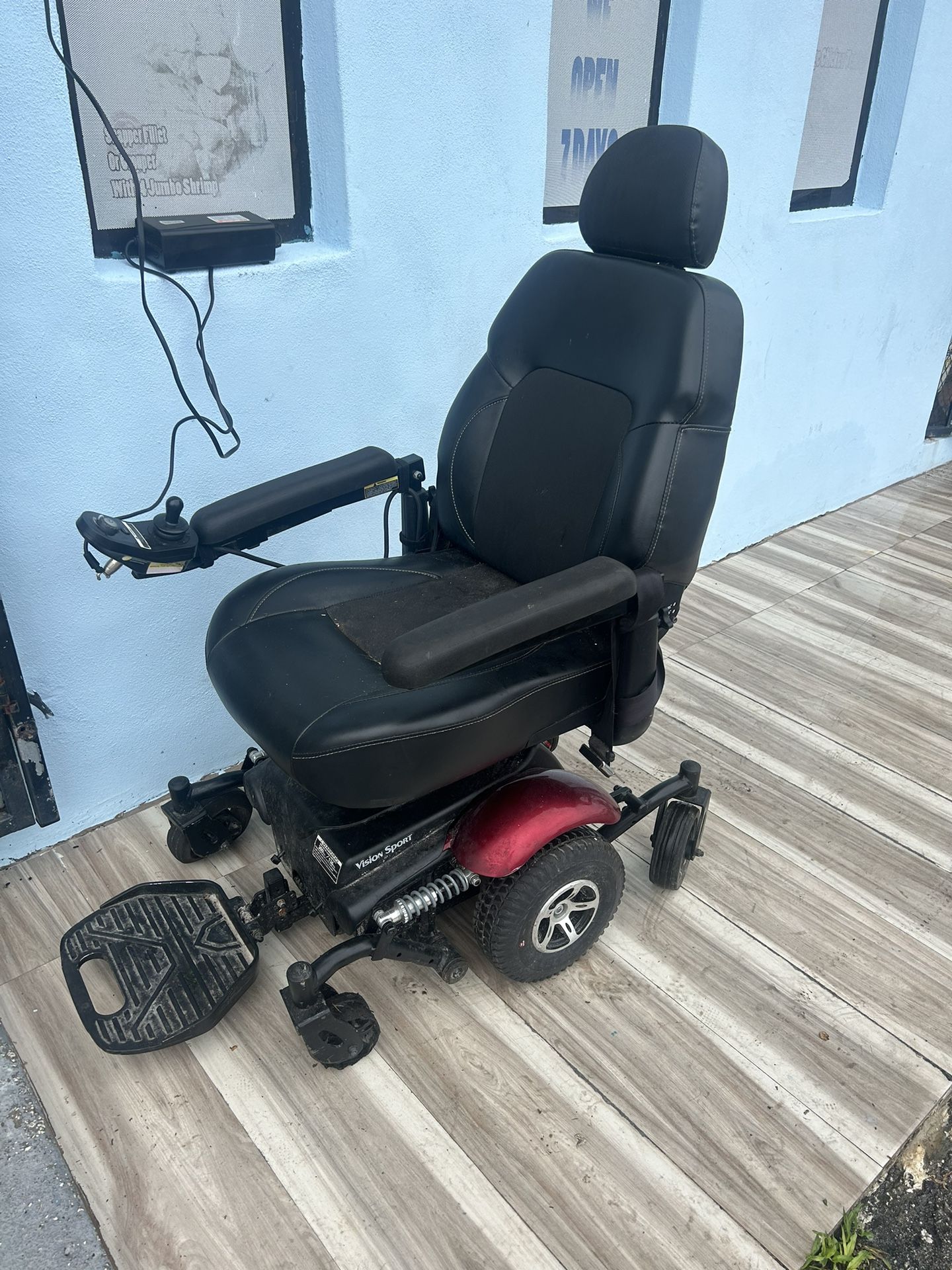 Merit Electric Power WheelChair Vision Sport