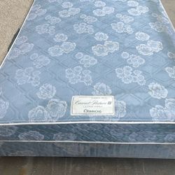 Full Size Bed With Frame