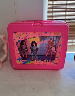 💖🎀 BARBIE LUNCH BOX — But Lunch is Just One of Her Talents! 🎀💖