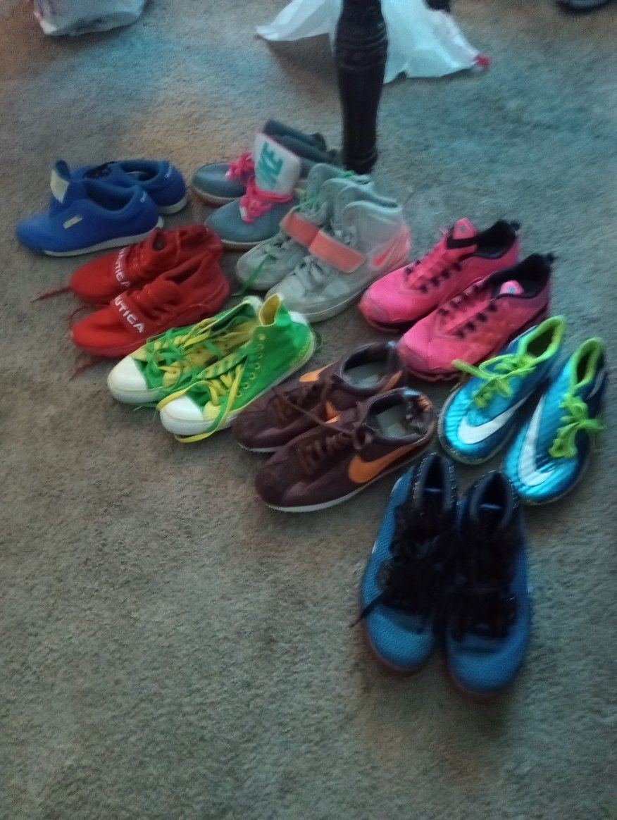 9 Pair Of Shoes “LOT" Nike Air Jordan Spike Lee Forty Blue,Black,White