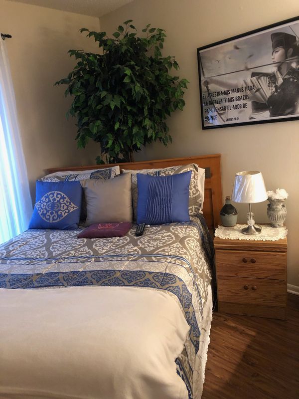 Bedroom set for Sale in Tampa, FL - OfferUp