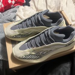 Yezzy 700
