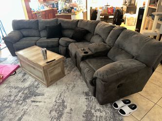 Sectional sofa with 2 recliners