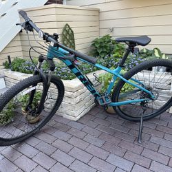 2020 Trek Marlin 5 