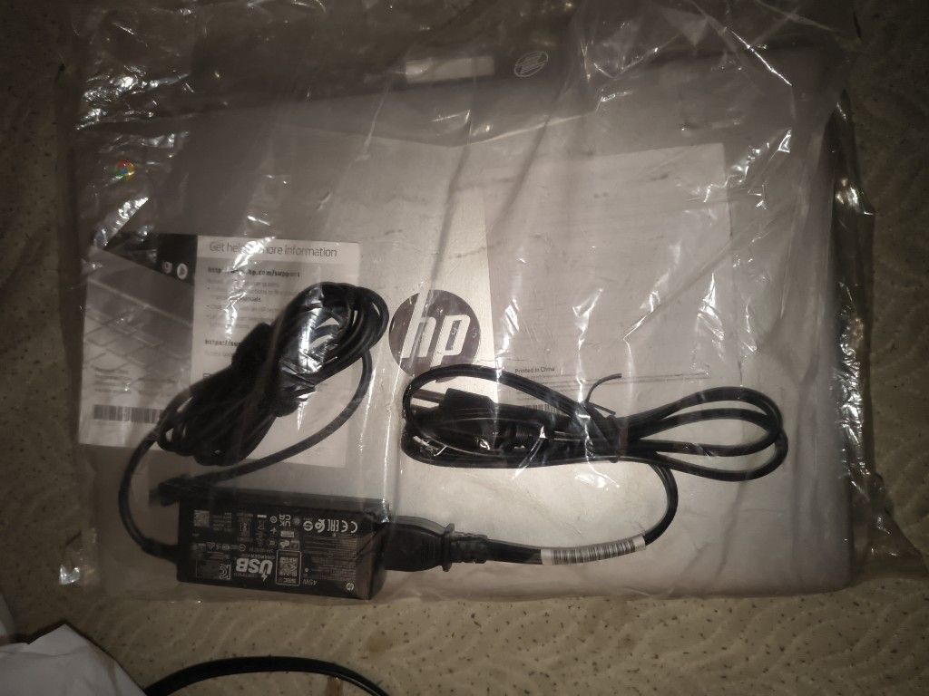 HP - 15.6" Chromebook Laptop - Intel Processor N200 - 8GB Memory - 64GB eMMC - Natural Silver
Model: 15a-nb0013dx/7J267UA#ABA