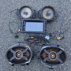 7 Inch Double Din Screen With Set Of 4 Sneakers 