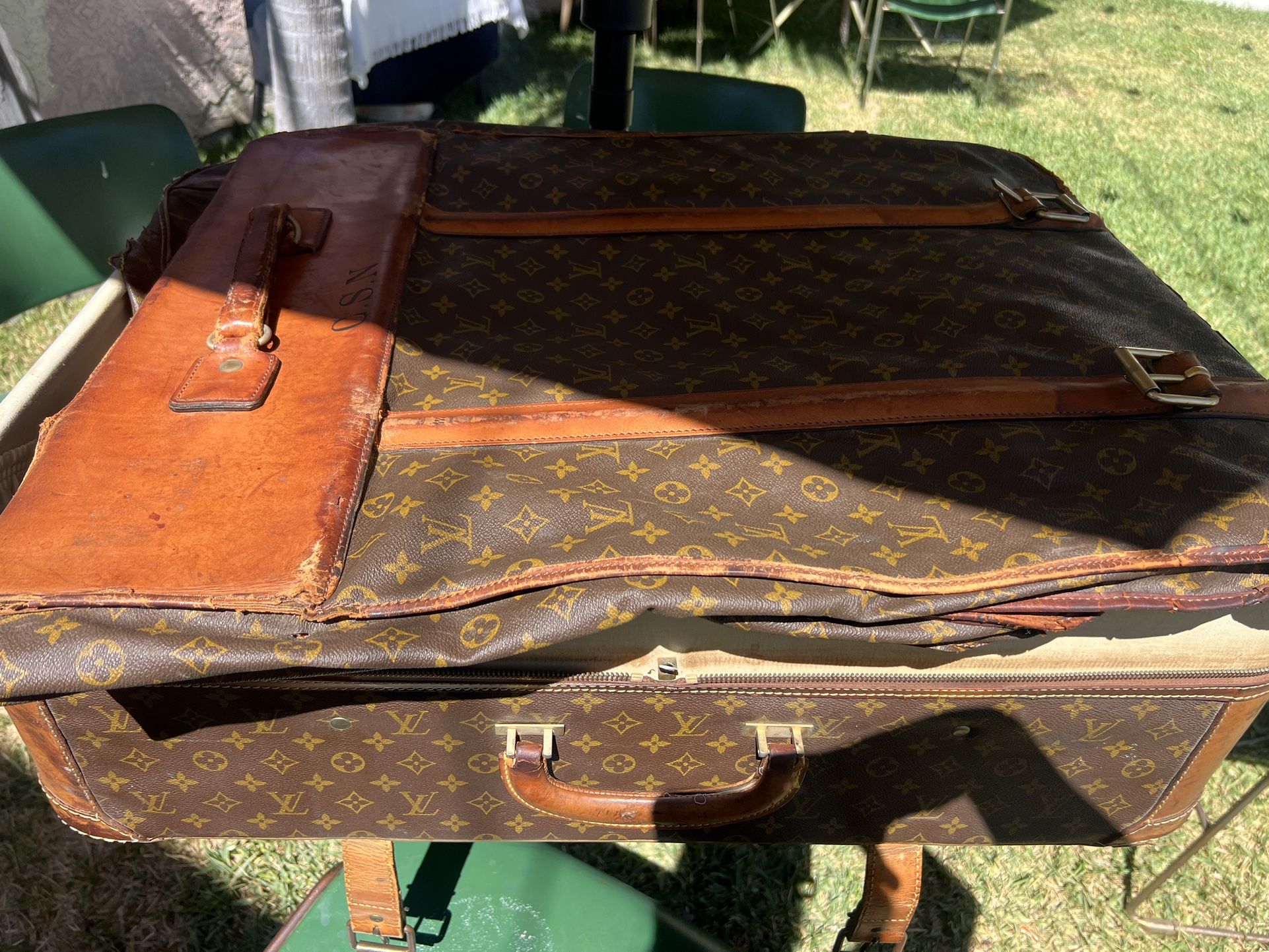 Vintage LOUIS VUITTON LUGGAGE CARRY ON