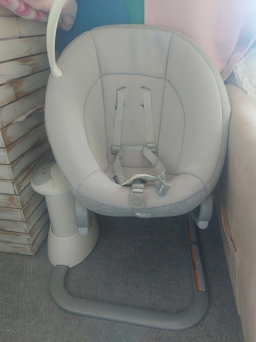 Graco Soothe My Way Swing