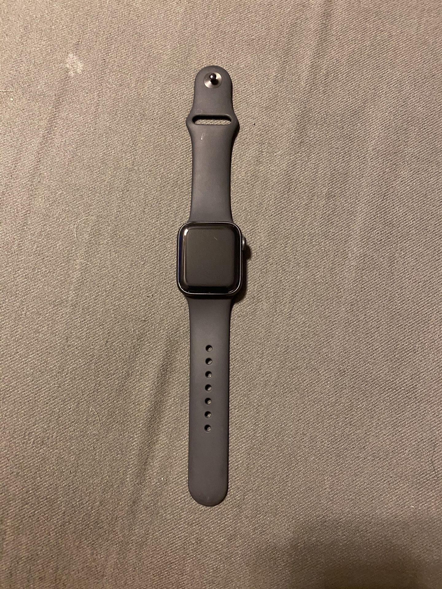 Apple Watch Series 5 40mm( GPS & CELLULAR) UNLOCKED