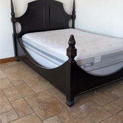 Bed W Mattress Queen Size