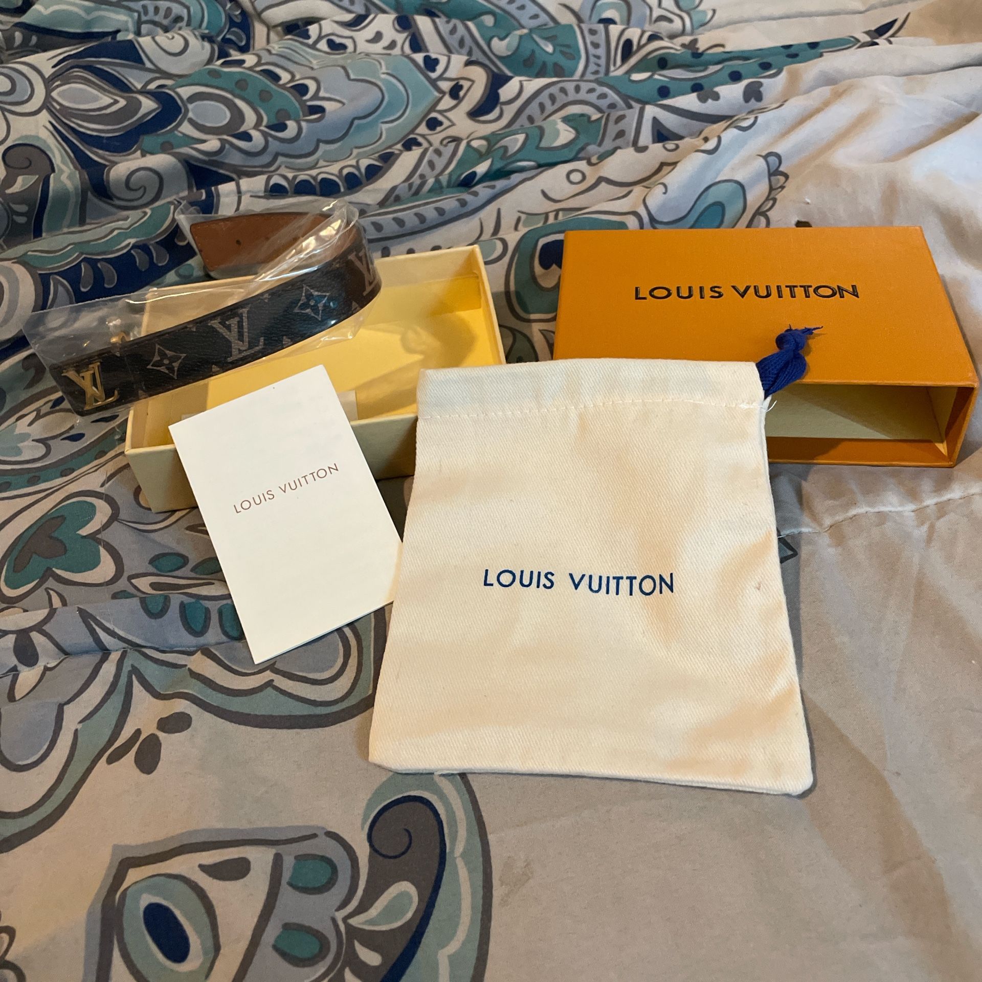 LV Bracelets (21)