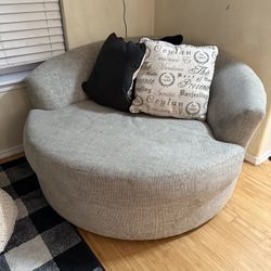 Spinning Circle Couch