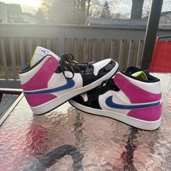 Air Jordan 1 mid Cyber Active Fushia