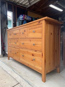 Pine wood 8 Drawer Dresser