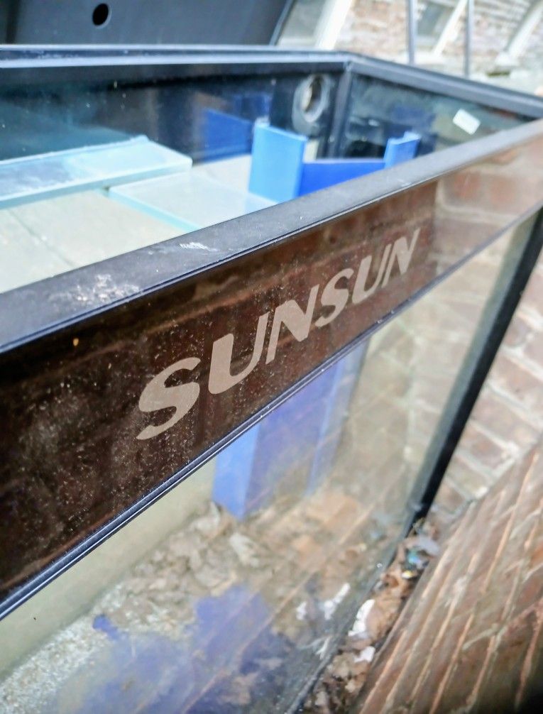 SUNSUN FISH TANK   100 Gallon  With Stand 
