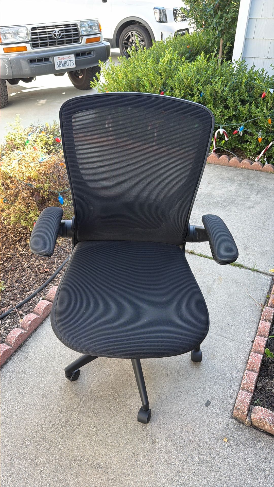 Wobbly Office Chair (needs repair)