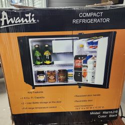 Avanti Compact Refrigerator 