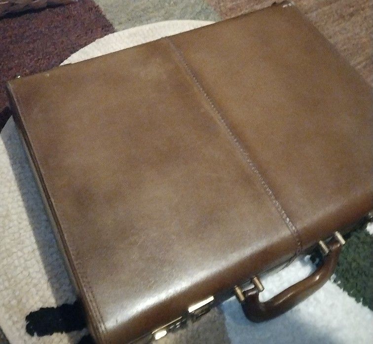 hit Brief Case