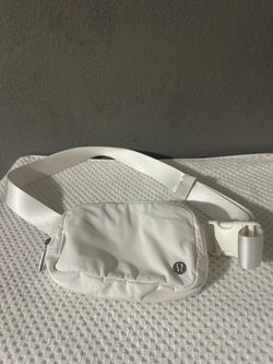 Lululemon Everywhere Belt Bag White