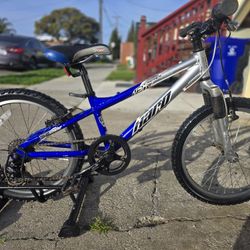 Kids Mountain Bike 20" Tires 
Good Condition Ready to Ride