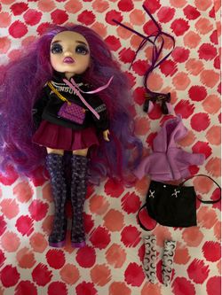 Rainbow High -Vanda Fashion Doll