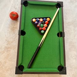 Mini Desktop Pool Table Complete Set - $10