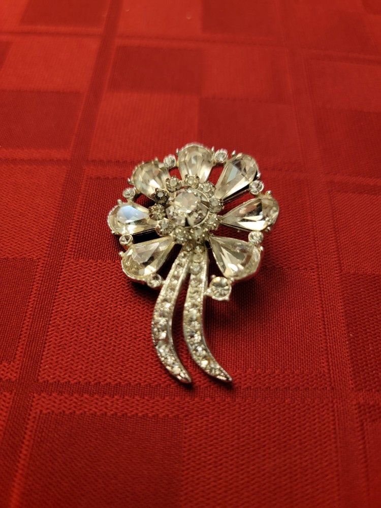 Vintage Rhinestone Brooch Pin