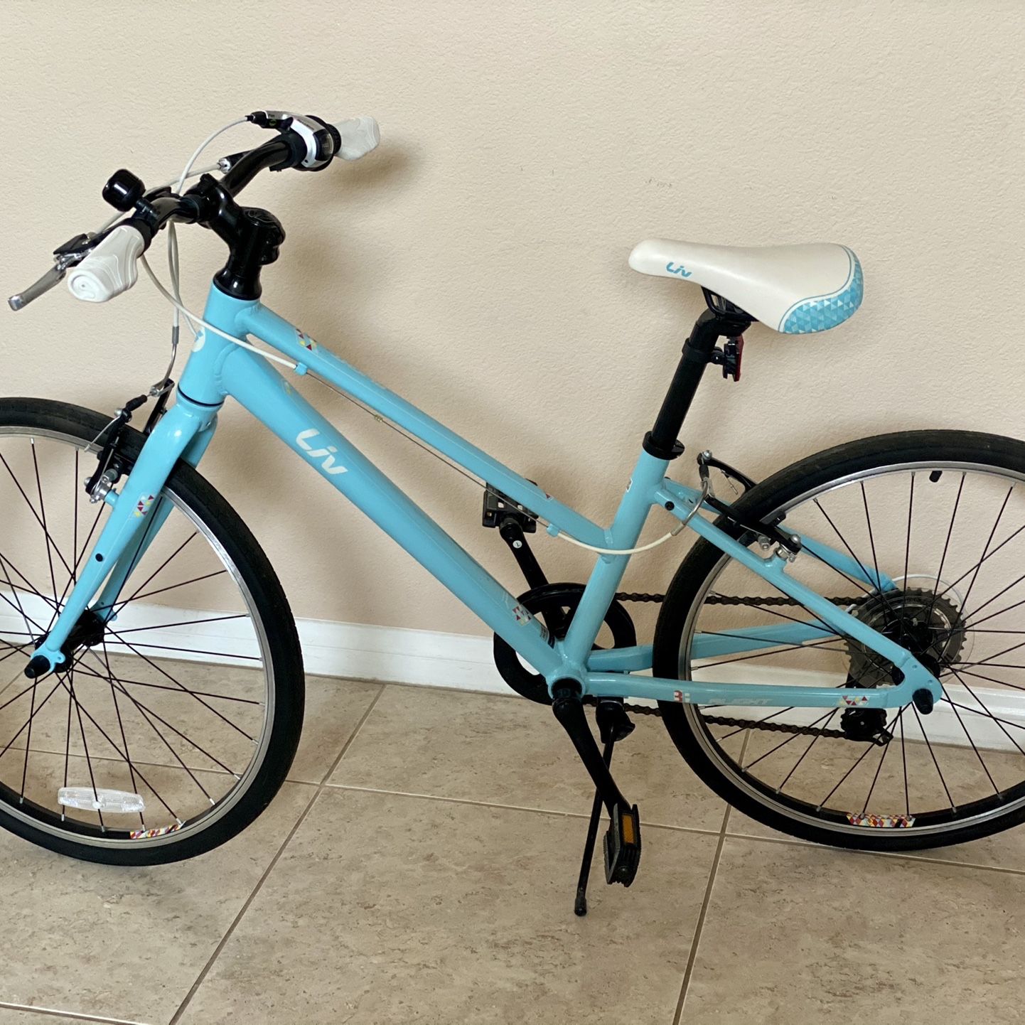 Girls LIV Alight 24” 7 Speed Bike for Sale in Las Vegas, NV - OfferUp