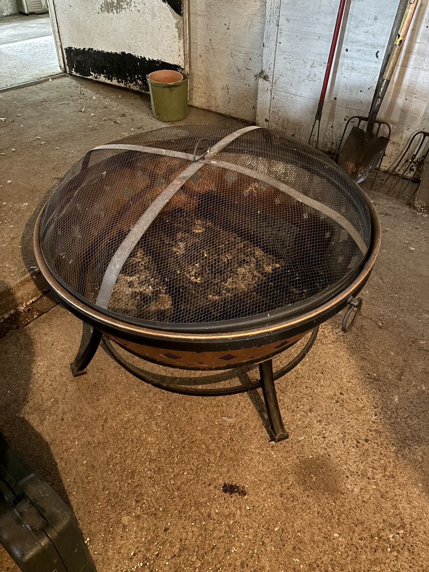 Fire Pit With Lid