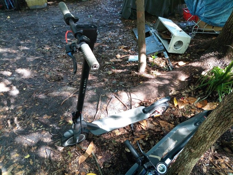 Electric Scooter, 5th Wheel