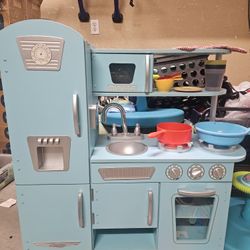 Fully Equipped Play Kitchen 