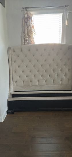 Queen Upholstered Bed Frame + Premium Mattress – Excellent Condition(must go by this weekend)