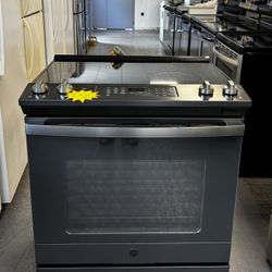 GE Electric Stove 30 wide like new 1216 Hartford Turnpike Vernon CT 