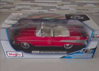NEW Maisto 1:18 1957 Chevrolet Bel Air Convertible Red Die-Cast Model Car