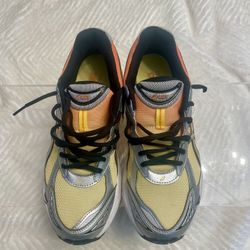 Ascis “Sunset “ Size 8.5 Men