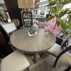 Brand New Round Dinning Table/ W Chairs Set (Real Wood!) 