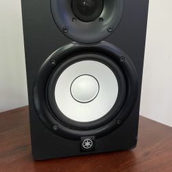 Yamaha HS5 Powered Studio Monitor (Used, Excellent Condition) 