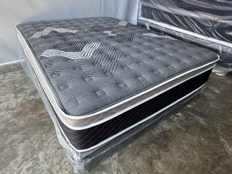 12in Cal King or King Size Oasis Thermo Jumbo Pillow Top Mattress and Boxspring