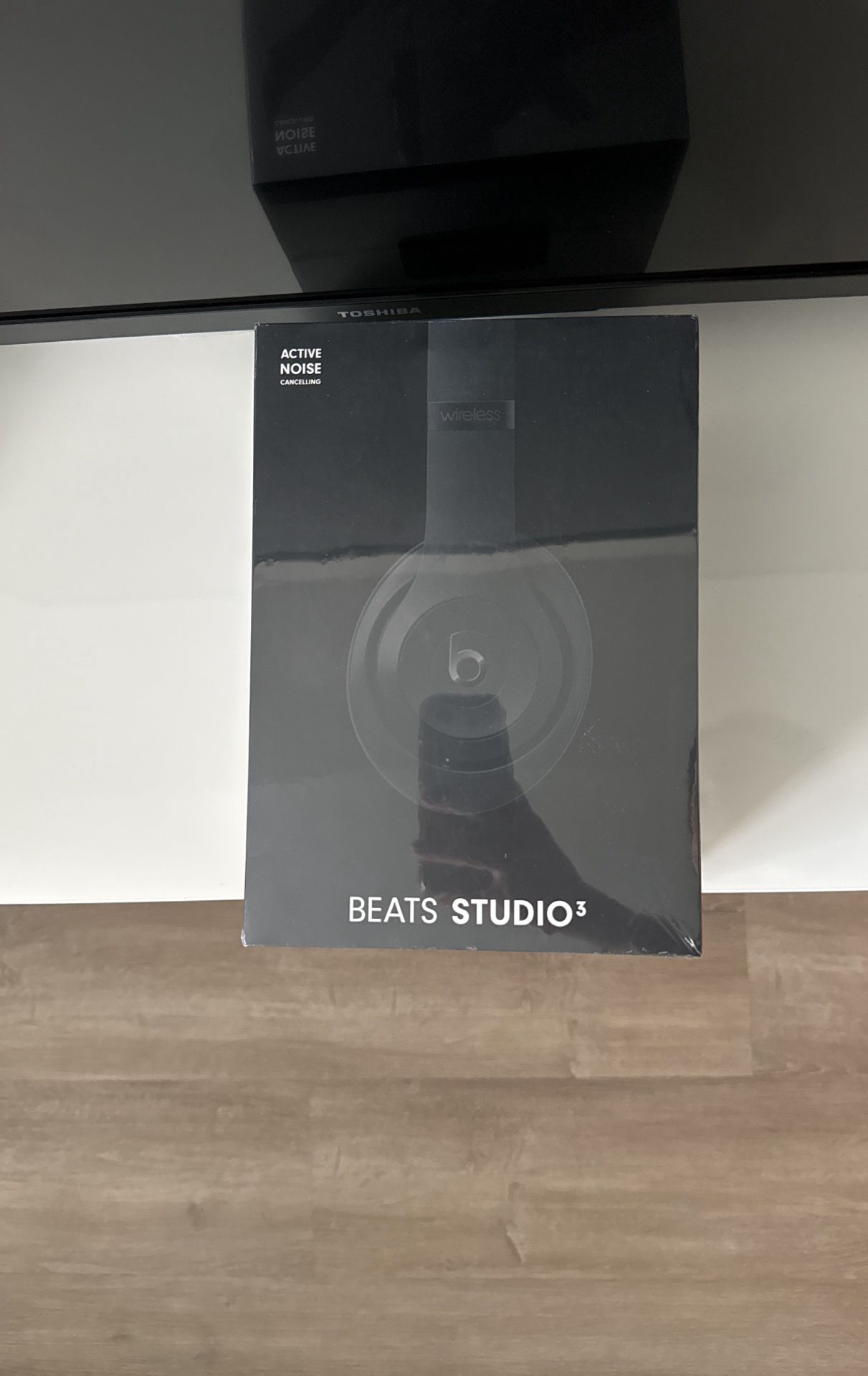 Beats Studio 3 Headphones Never Open 