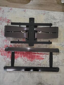 Sanus VLF728 Full Motion TV Wall Mount for 42"-90" TVs
