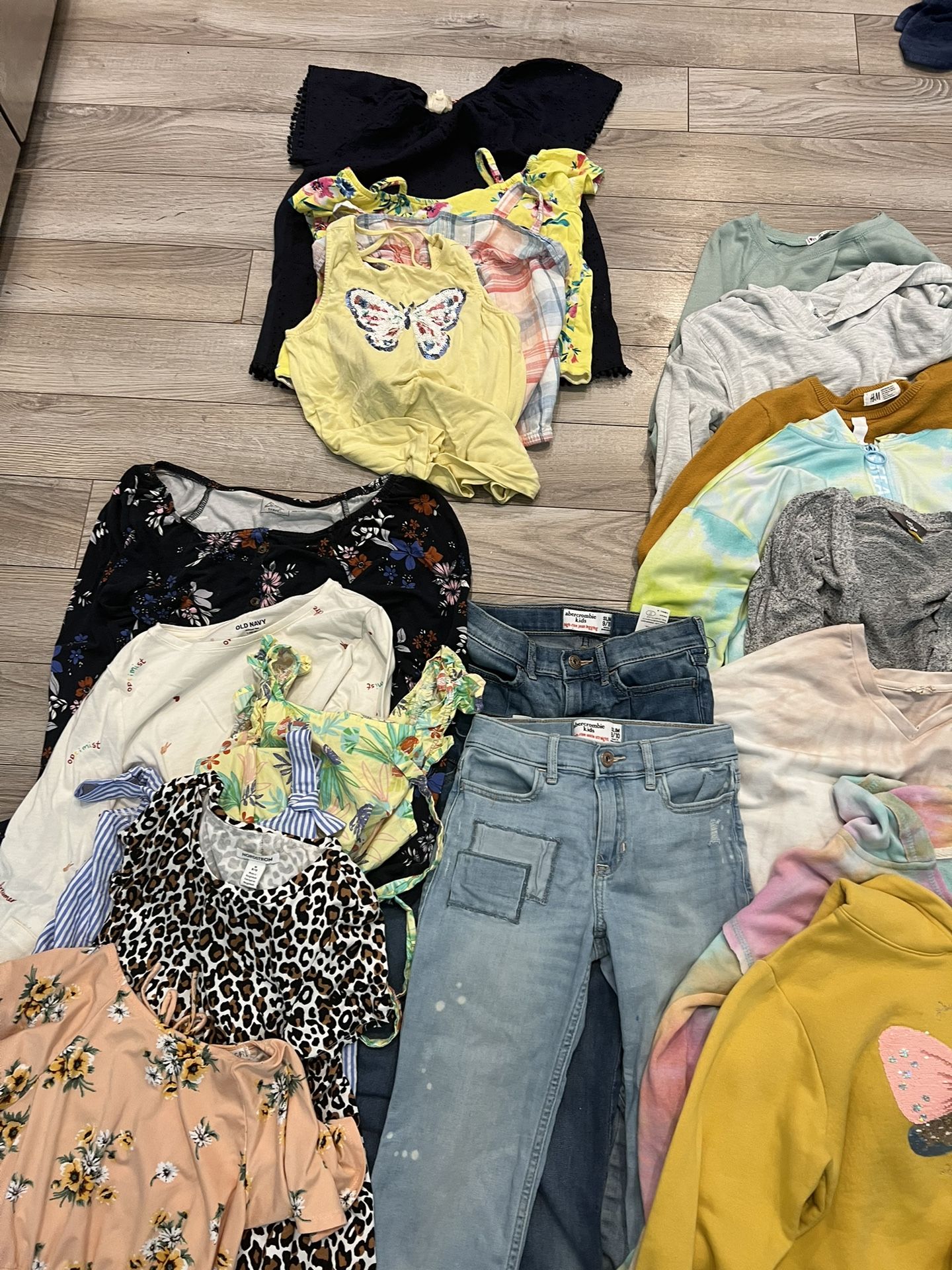 Big Lot Of Girls’ Clothes Sizes 810 With A Few 1012 Mixed In for Sale