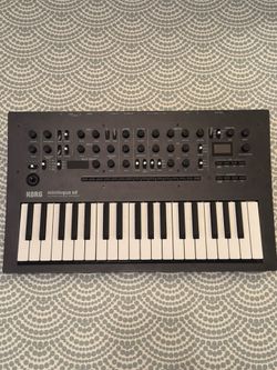 Korg Minilogue xd Analog Synthesizer