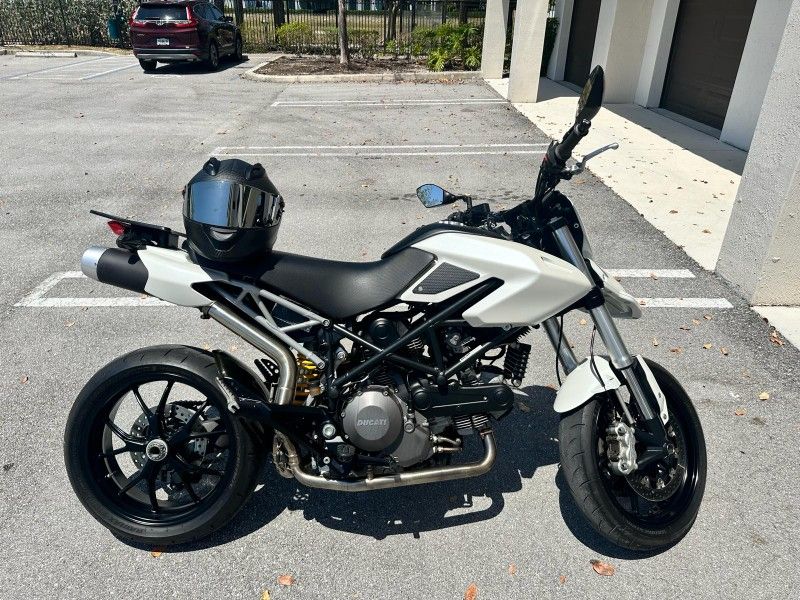 2010 Ducati Hypermotard 796