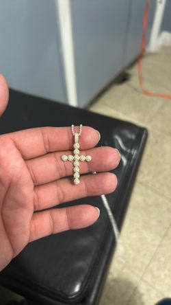 Sylver chain 22” with cross diamond pendant